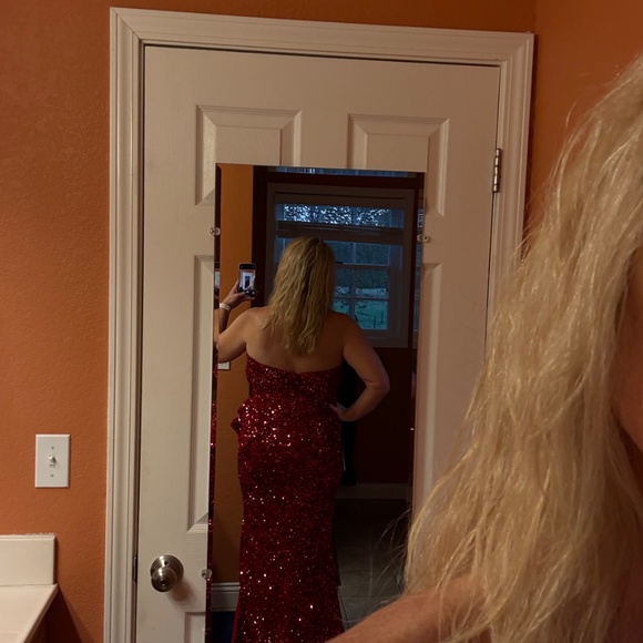 NWOT Portia & Scarlett Red sequin dress - Picture 3 of 3